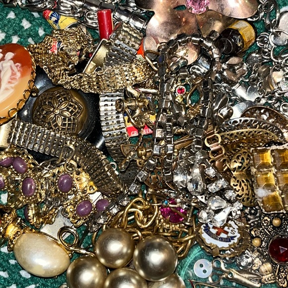 Antique Jewelry - Antique And Vintage CRAFTING/DAMAGED Jewelry Bits Lot